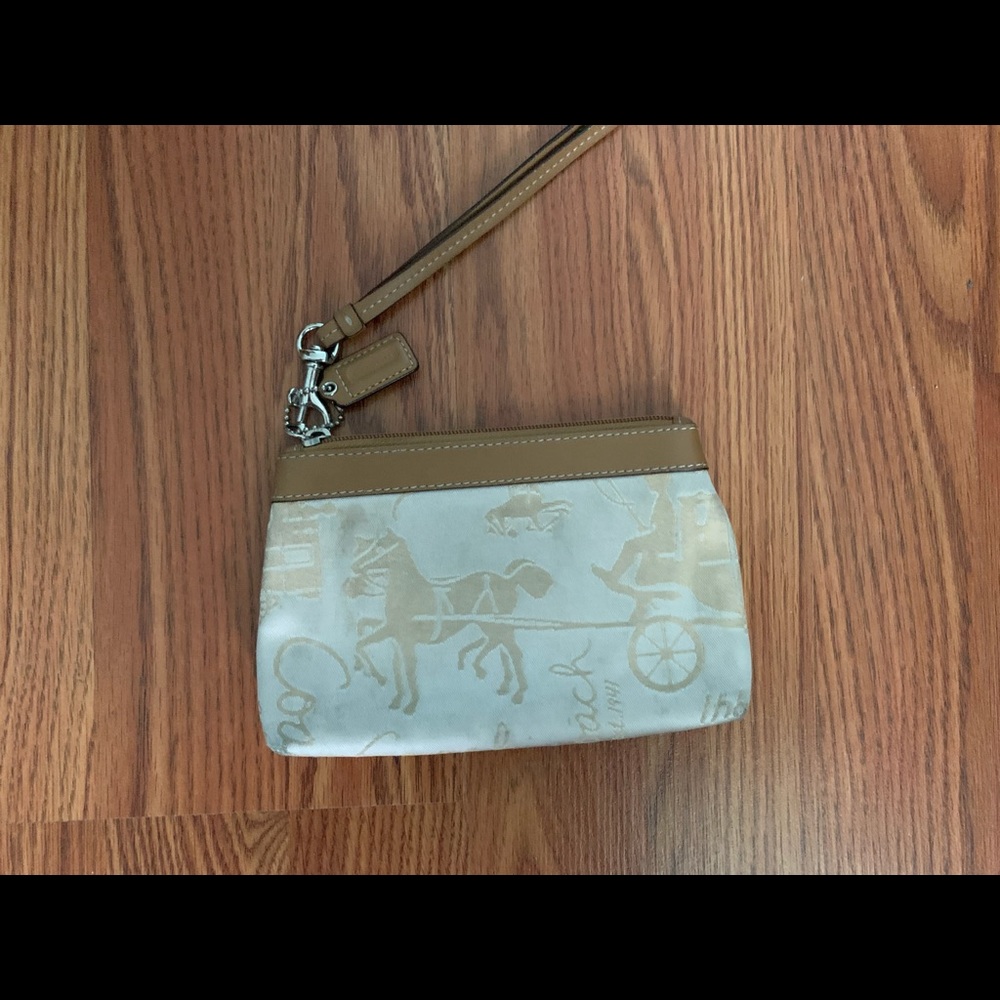 Preloved Coach Cream wristlet